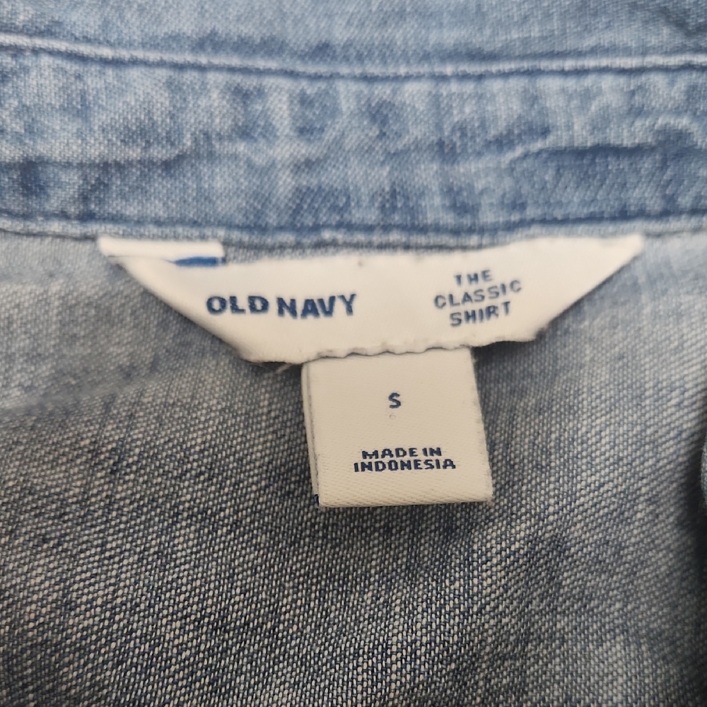 Old Navy "The Classic Shirt" in Blue | Long Sleeve Button-Down | Women’s Size S - Picture 3 of 13
